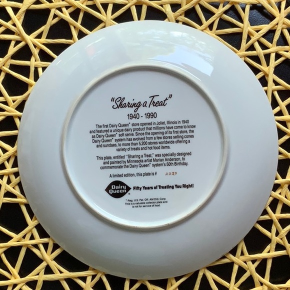 Dairy Queen Advertising Collectible 50th Anniversary 1990 Sharing A Treat - Picture 3 of 3